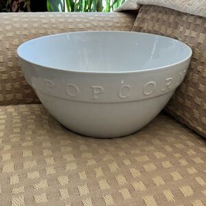 Vintage Pottery Barn Large White Ceramic Popcorn Serving Bowl or mixing bowl